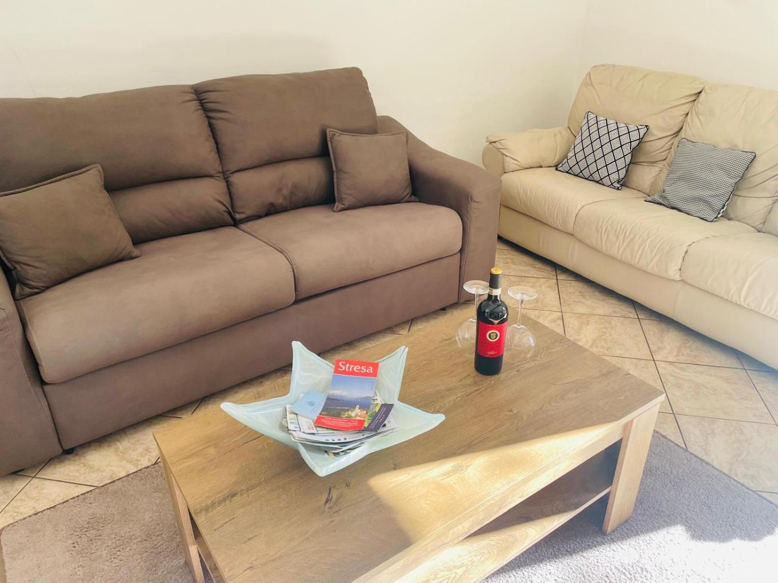 La Casa Di Tita Stresa Apartment Стая снимка